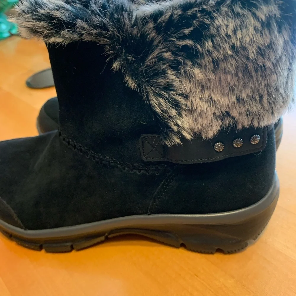 SALE—Sketchers NWOT booties
